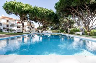 Cosy by the pool - Quarteira - 0