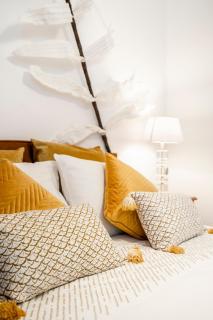 Cosy by the pool - 1