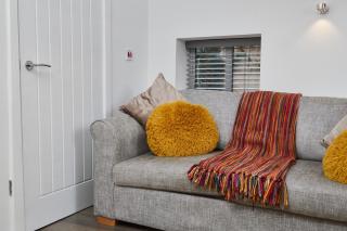 The Nutcracker Suite - Self Check-In, Self-Catering Apartment for East Midlands Airport - Kegworth - 2
