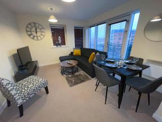 Station Side Penthouse - 4