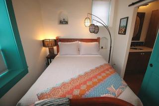 Closson Studio - Stylish - Near Plaza - Queen bed - 8