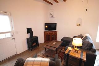 Closson Casita - Patio & Fire Pit - Near Plaza - 1BR - 1