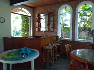 Casa com piscina em condomínio fechado no Guarujá - São Paulo - 1