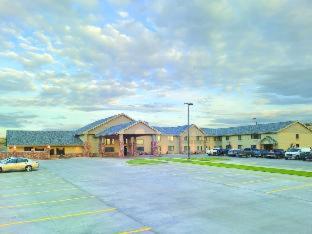 AmericInn by Wyndham Havre - 1