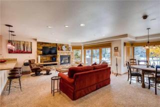 Ski In, Ski Out 2 Bedroom Vacation Rental In The Heart Of Lionshead Village With Heated Slope Side Pool And Hot Tub - 9