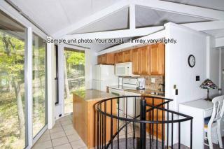 Unit 29 - Treetop 2 Bedroom Villa - 2