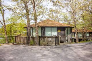 Unit 30 - Treetop 2 Bedroom Villa - 1