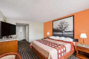 Super 8 by Wyndham Dandridge - 8