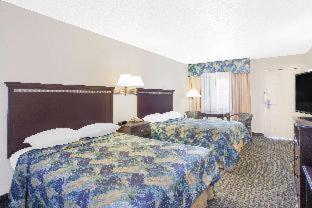 Super 8 by Wyndham Corpus Christi - 2
