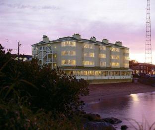 Spindrift Inn - 8