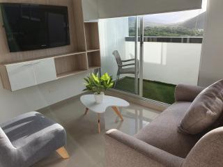 Excelente Apartamento Completo, en la mejor zona - 2