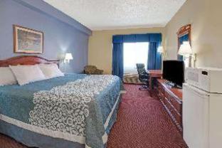 Days Inn by Wyndham Laramie - 3