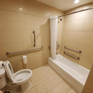Mayfair Inn and Suites - Queens - 9