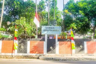 Urbanview Hotel Minongga Pondok Labu by RedDoorz - Jakarta - 1