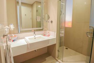 HARRIS Hotel Pontianak - 5