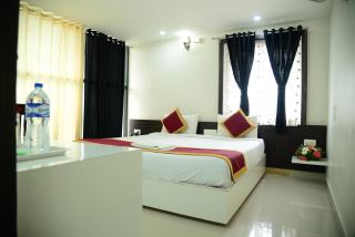 Miles Inn Hotel - Hassan - 0