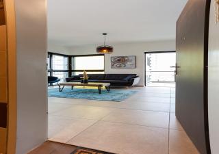 Oַ&O Group- Luxury APT Tower Spectacular Sea View - Bat Yam - 8