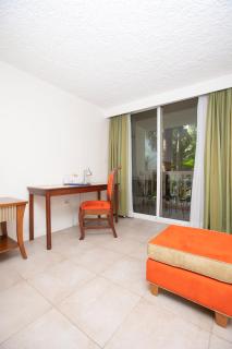 Le Plaza Hotel - 9