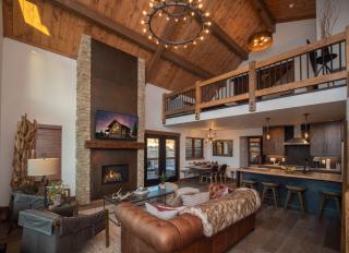 Relax in Luxury - Two Large Patios, Jacuzzi, Indoor Outdoor Fireplace - Estes Park - 9