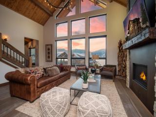 Relax in Luxury - Two Large Patios, Jacuzzi, Indoor Outdoor Fireplace - Estes Park - 8