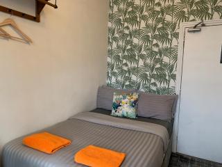 Tropics Beach Hotel - Blackpool - 2