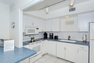 LaPlaya 101A Step out to the beach from your screened lanai Light and bright end unit - Longboat Key - 2