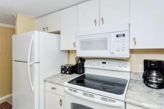LaPlaya 201E Nestled in the palms just steps from the pool - Longboat Key - 3