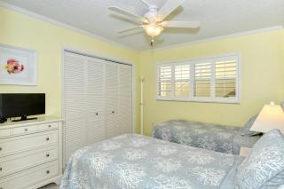 LaPlaya 107A Soak up the sun or float in the warm Gulf waters - Longboat Key - 3