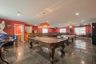 Lake Time Bar & Chill - 0