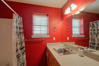 Lake Time Bar & Chill - 9