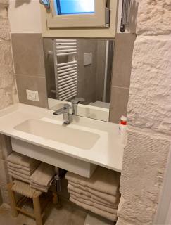 AD HOUSE - Living Room - 6