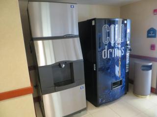 Wingate by Wyndham Peoria - Complimentary Area Shuttle - Peoria - 4