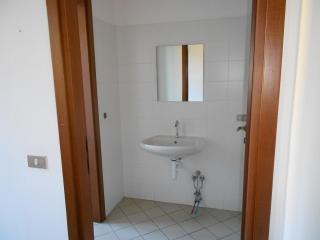 Lake Como Beach Hostel - 9