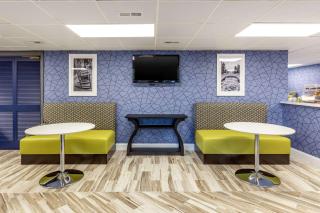 Quality Inn & Suites Apex-Holly Springs - Apex - 3