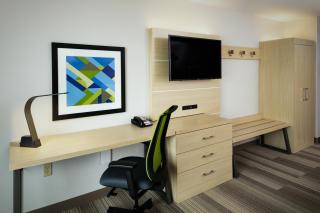 Holiday Inn Express & Suites - Medford by IHG - 1
