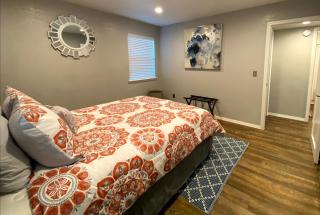 Evie's Campus-close 2 bedroom luxury - Oklahoma City - 1