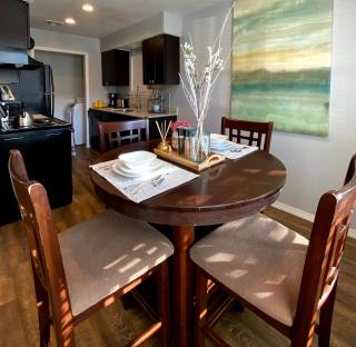 Evie's Campus-close 2 bedroom luxury - 3