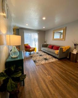 Evie's Campus-close 2 bedroom luxury - Oklahoma City - 7