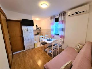 ĆOSIĆ APARTMANI IGRANE - Igrane - 1