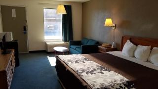 Travelers Inn & Suites - 6