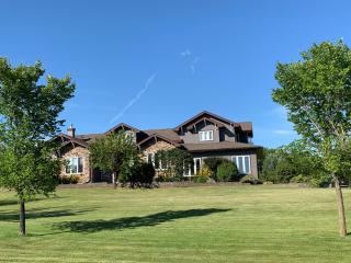 Dragonfly Inn Loft Suite - Sherwood Park - 4