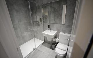 The Tudor Inn Hotel - London - 8