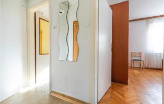 2 Bedroom Awesome Apartment In Lucija - Lucija - 2