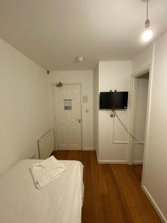 Contractors Guest House - 8