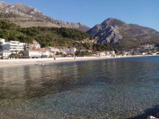 Apartments Holiday Lux - Sutomore - 9