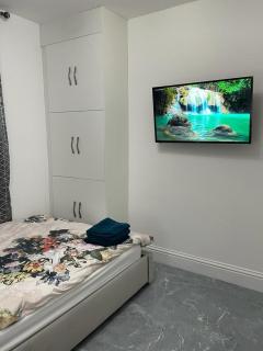 3 Bedroom Whalley Aparthotel - 7