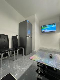 3 Bedroom Whalley Aparthotel - Burnley - 2