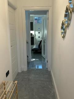 3 Bedroom Whalley Aparthotel - 3