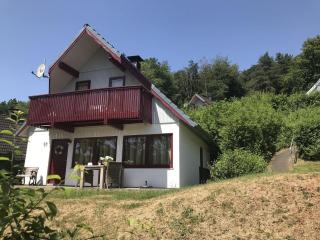 Holiday home in Reimboldshausen with balcony - Kemmerode - 0