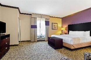 La Quinta Inn & Suites by Wyndham Ft Worth-Burleson - Burleson - 9
